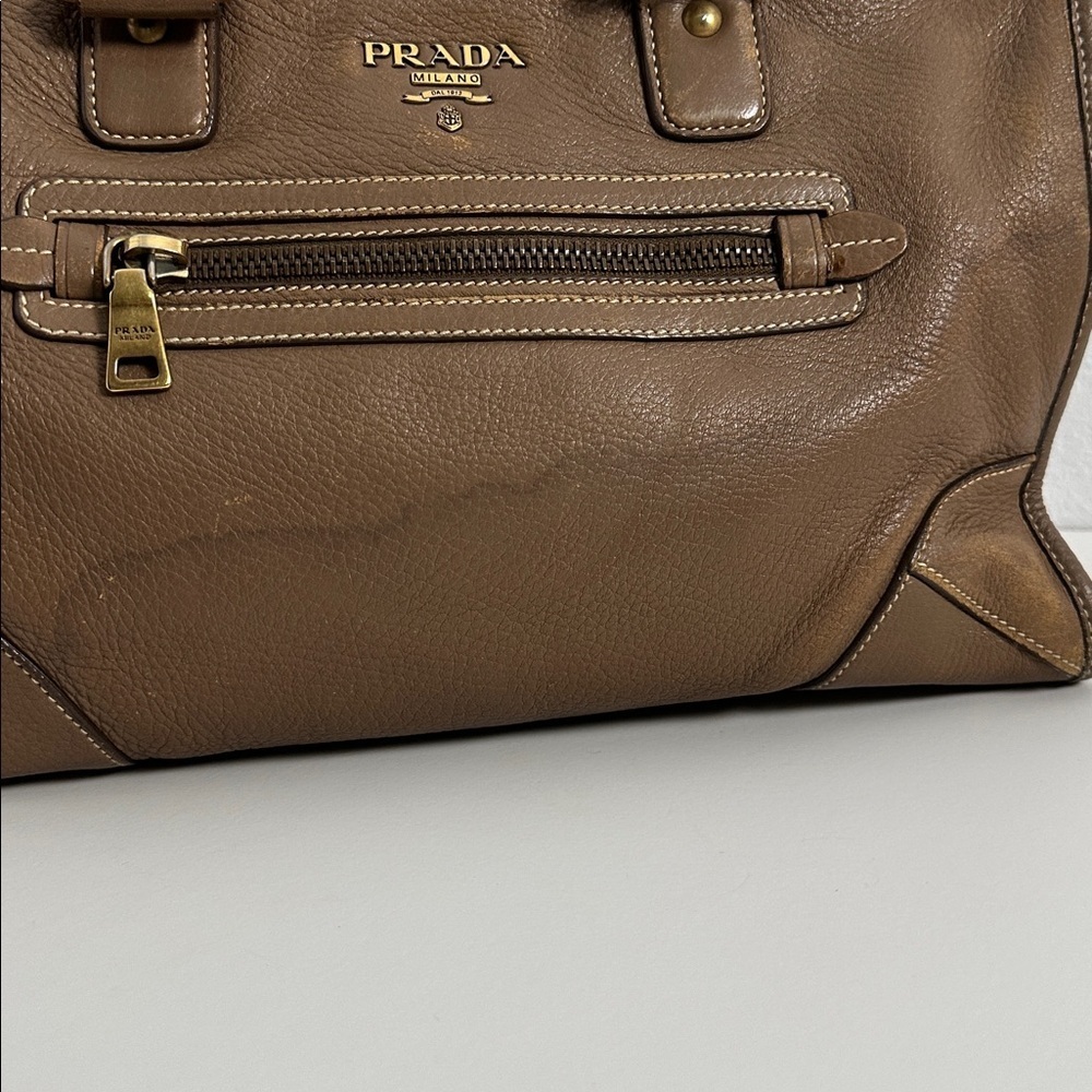 💯Authentic Prada Leather Handbag🍀 - Picture 6 of 17